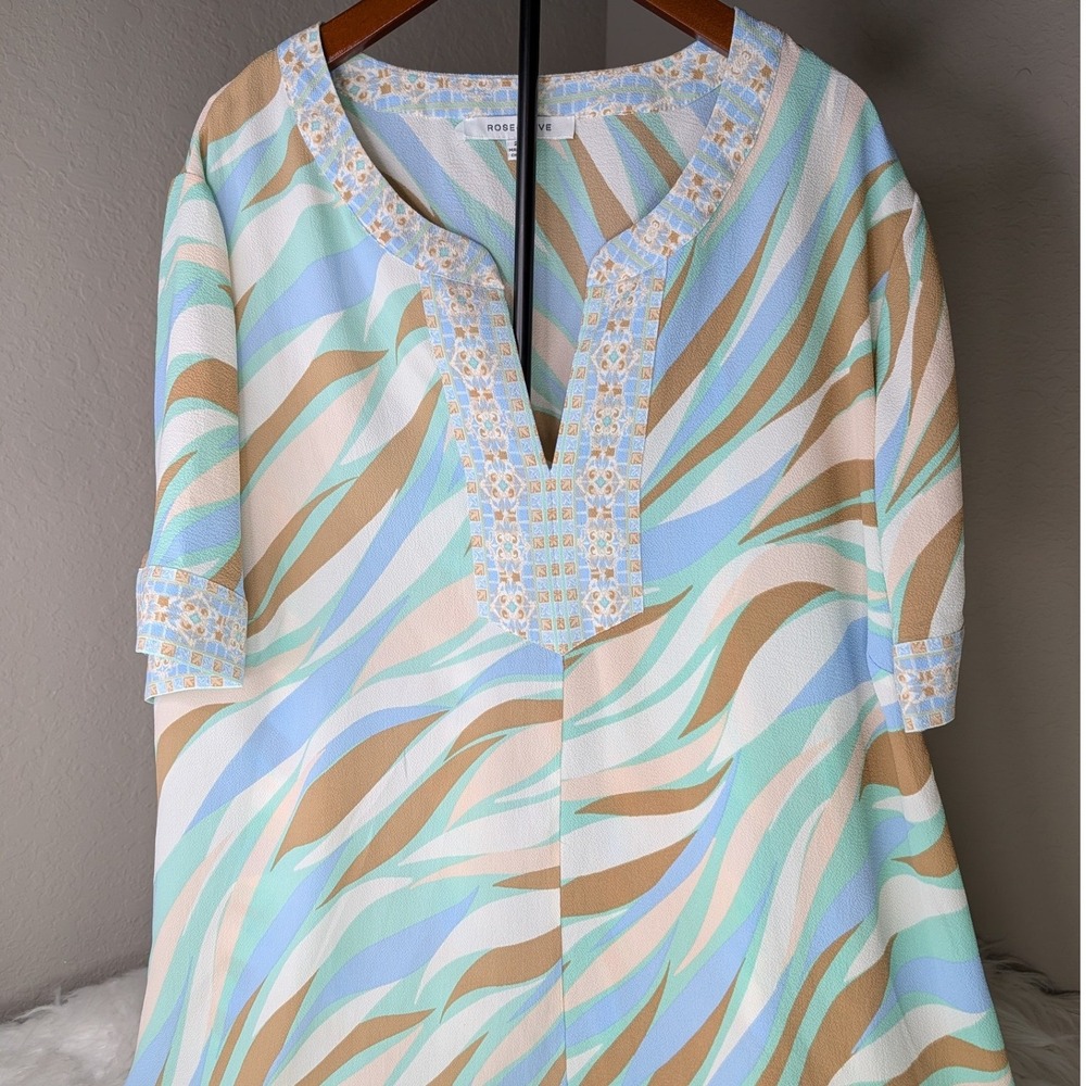 Rose + Olive Tunic Blouse Womens 2X Blue Green Abstract Wave V-Neck Short Sleeve